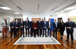 Bashkimi shqiptar në Serbi, Tirana dhe Prishtina përshëndesin marrëveshjen; precedenti i 2020-ës solli 3 deputetë