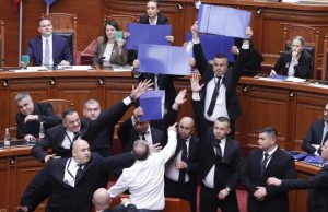 “Jo 60 ditë, por bëjini 4 vjet”/ Bardhi reagon pas kërkesës së PS për përjashtim nga Kuvendi