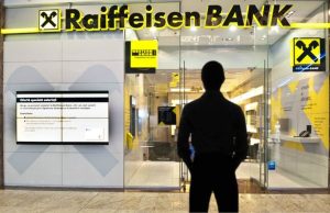 Raiffeisen pranon problemin me llogaritë e klientëve: Balancat ndryshuan përkohësisht, banka mohon sulmin kibernetik
