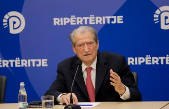 Berisha sulmon Ramën dhe Vuçiçin pas takimit në Budva: “Dy gangsterët e Ballkanit, rrezik për paqen në rajon”