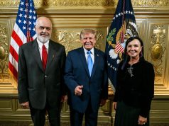 Rama publikon foton me Trump dhe thumbon opozitën: Meqë s’e takova dot, u detyrova ta bëj me IA