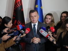 “Dorëheqja e Ramës nuk ka për të ndodhur”, Balla u jep shembullin e Serbisë studentëve shqiptarë: Pushteti ndryshohet me votë
