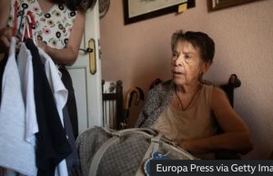 Vdes 87-vjeçarja që u nxor me barelë nga shtëpia pas 70 vitesh, rasti i saj ngriti Spanjën në protesta