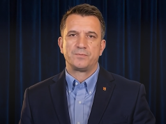 (Video) Inteligjenca Artificiale “nxjerr” Veliajn nga burgu/ Kryebashkiaku rikthen premtimin e madh: Drekë falas për çdo nxënës, asnjë pengmarrje nuk më ndal