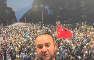 “Skemë e organizuar nga policia!” Klevis Balliu reagon pas përplasjes: Nuk më kanë goditur, PD nuk tërhiqet nga mbështetja për studentët