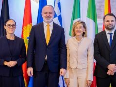 Katër ministra shqiptarë në një foto. Trembet homologia serbe, bojkoton foto-seancën