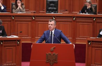 Balla: 70% e legjislacionit të BE zbatohet në nivel vendor, bashkitë duhet të jenë gati për 2030