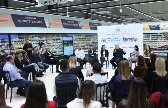 Çmimet e 238 produkteve nuk do të rriten deri më 12 janar? Rama prezanton marrëveshjen me 5 rrjete tregtare