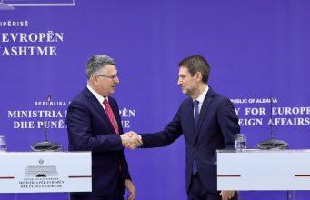 Shqipëria dhe Izraeli firmosin marrëveshjen, Sa’ar: Miqësia jonë më e thellë se diplomacia, 100 mijë izraelitë vizitojnë Shqipërinë