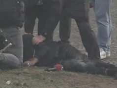 Tensionet përshkallëzohen te Kryeministria, një person bie pa ndjenja! Policia ndërhyn me gaz lotsjellës dhe ujë me presion