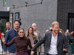 Harry dhe Meghan rikthehen në Britani, vizita e tyre ngjan me një angazhim mbretëror! Familja mbretërore e shqetësuar