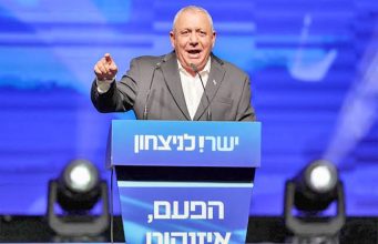 Përmbysje në zgjedhjet e Izraelit? Blloku kundër Netanyahut del i pari në exit poll-e, por asnjëra palë nuk siguron shumicën