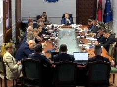 Territorialja kalon votën e parë/ 8 vota pro, 5 kundër mes debateve, protestave dhe kundërshtimeve brenda PS