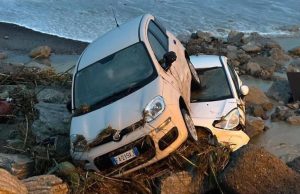 Moti i keq godet Italinë e Jugut/ Përmbytet Lipari, rrëshqitje dhe dëme në Napoli, Kalabri e Siçili